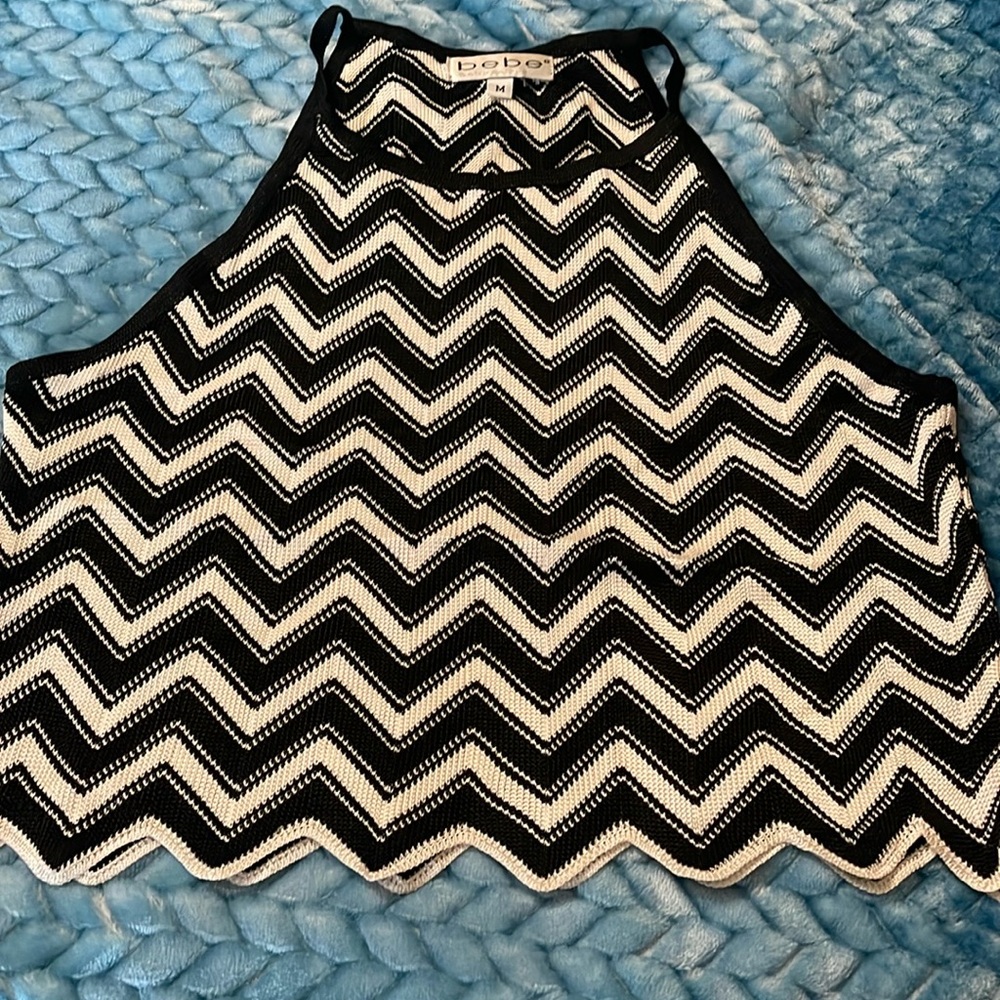 Beautiful Cropped Shell BeBe size Small